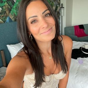 Meet your Posher, Isabelle